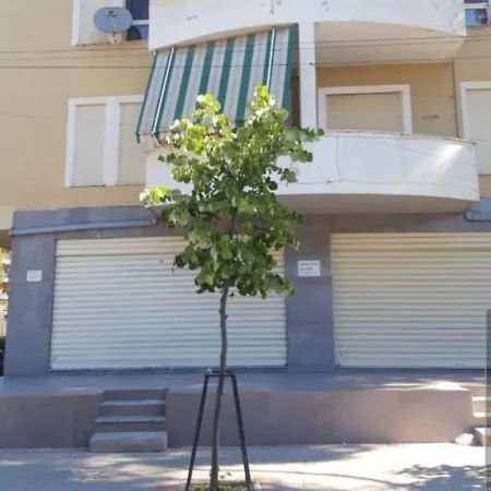 Apartment Pine Golem (Tirana)