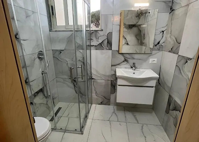 Apartment Pine Golem (Tirana)