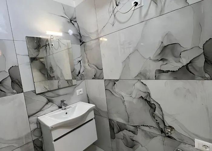 Апартаменты Pine Голем